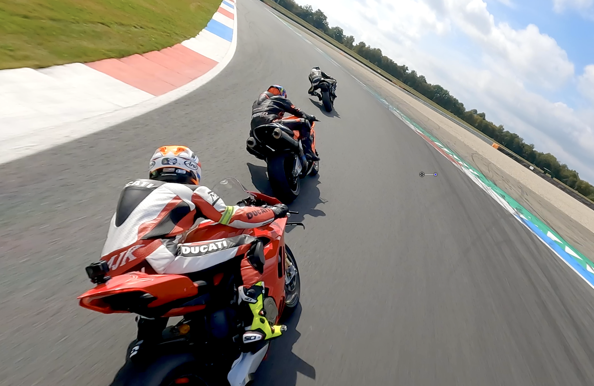 Close up van racemotoren op het circuit van Assen